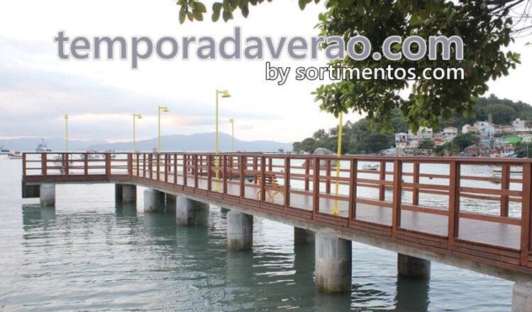 Palmas Arvoredo Praia Clube Réveillon 2022 em Governador Celso Ramos