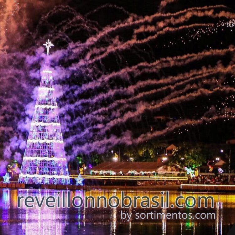 Maricá Árvore de Natal Flutuante na Lagoa de Araçatiba - Maricá Natal iluminado - reveillonnobrasil.com