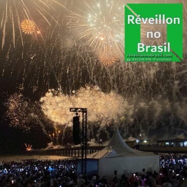 Tramandaí Réveillon 2024 no litoral norte gaúcho : queima de fogos e shows na beira mar próximo a Plataforma