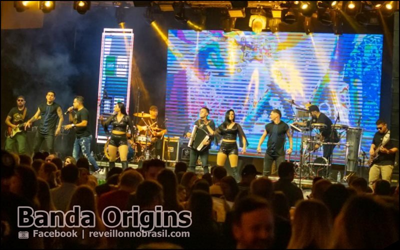 Show da Banda Origins no Réveillon 2026 em Itapoá no litoral norte catarinense - reveillonnobrasil.com