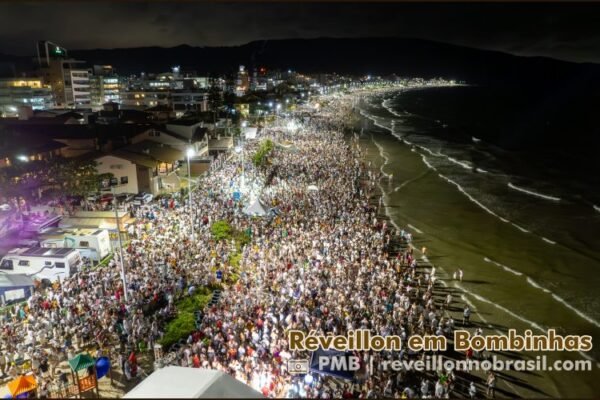 Bombinhas Réveillon 2025 litoral catarinense : programação nas praias do Centro, Bombas, Zimbro e Canto Grande