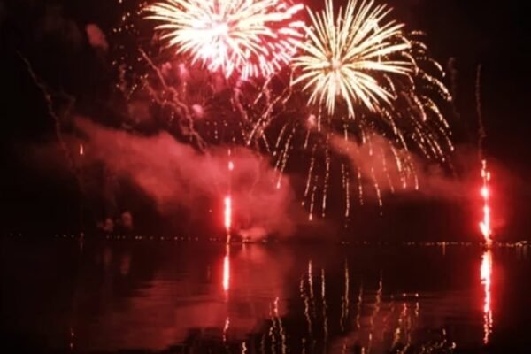 Réveillon 2026 de Araruama : virada de ano terá queima de fogos e shows com Di Propósito, Lexa e artistas locais na Praça de Eventos da Pontinha e no distrito de Praia Seca